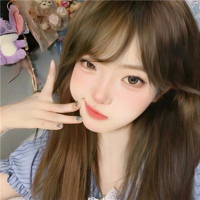 黑衣女孩